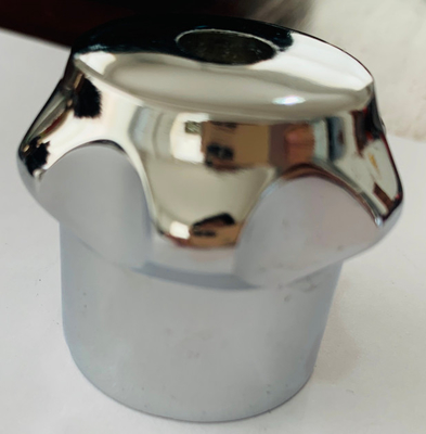 Kleines gutes Mini-Ventil für Waschraum