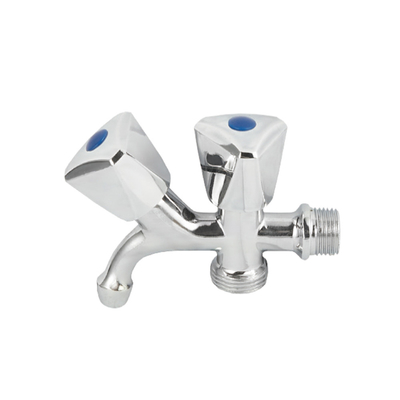 Neues Design Messing Bibcock Wasserhähne mit 2 Steckdosen