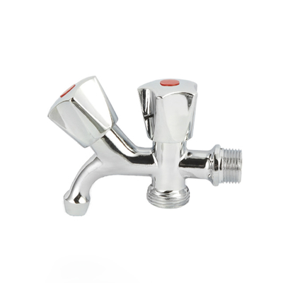 Neues Design Messing Bibcock Wasserhähne mit 2 Steckdosen