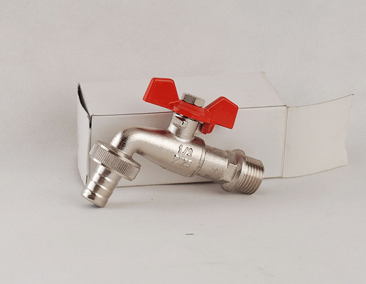 Mittlere Temperatur 3/4 Zoll Messingbibcock-Ventil mit Wasser-Vorlagenhähnen